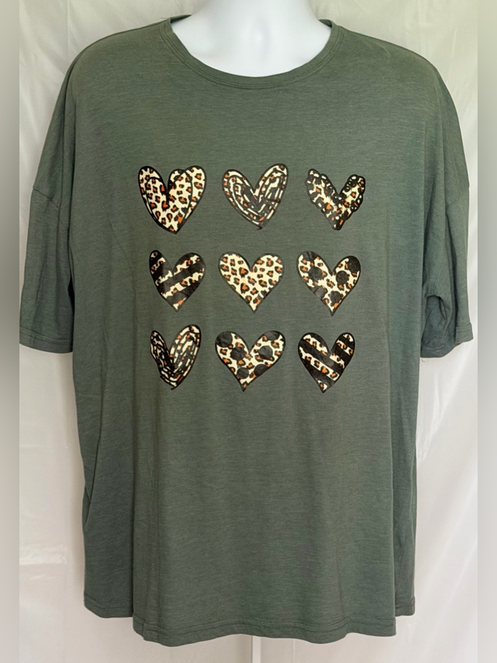 Olive Graphic Heart Tee 2X Leopard Print Hearts Casual Plus Size